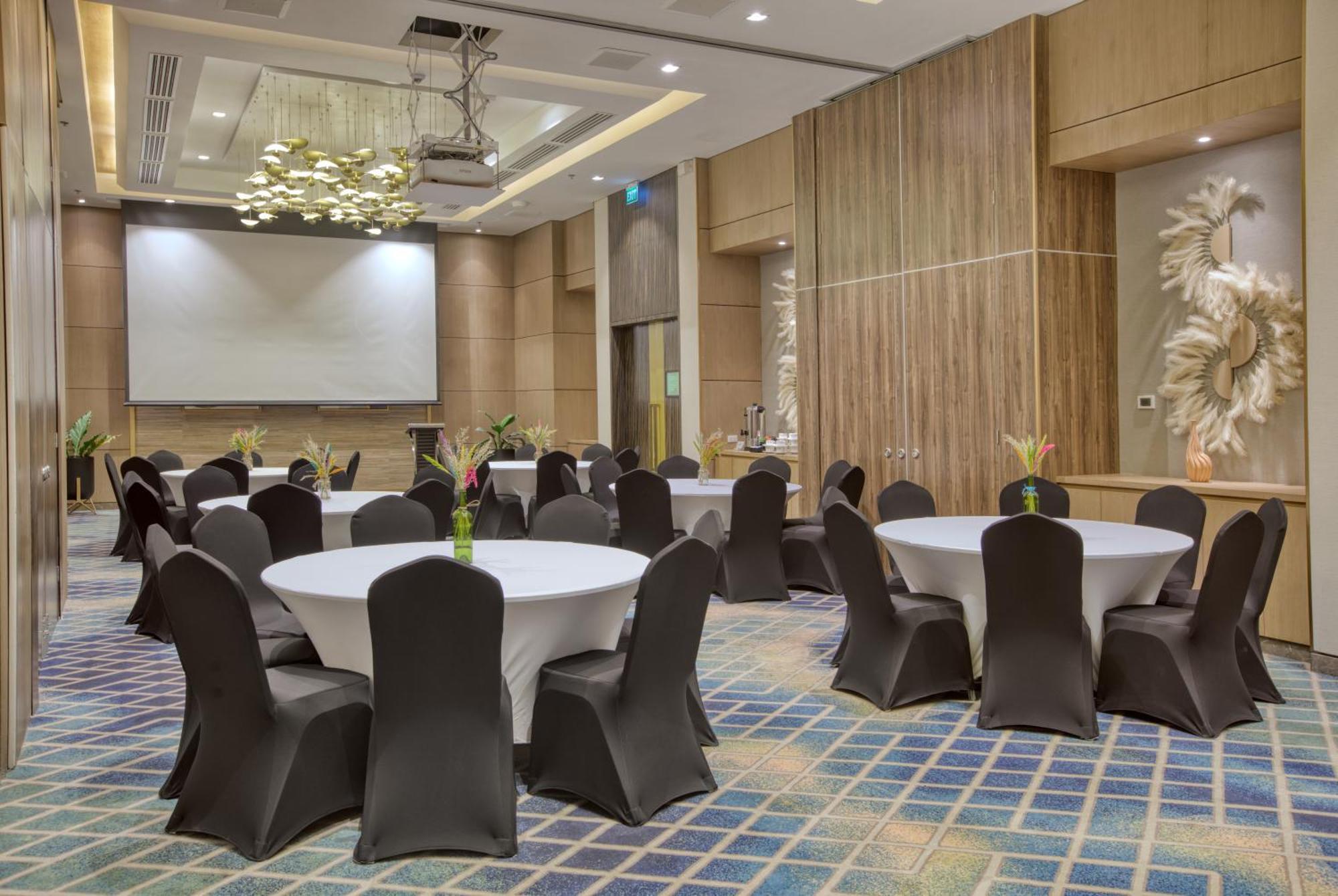 Belmont Hotel Mactan 麦克坦 外观 照片